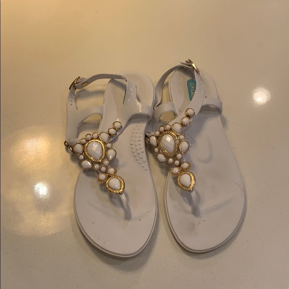 OKA B white sandals size 7